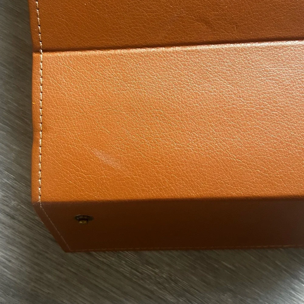 Brookstone Tan Leather Look Travel Glasses / Sunglasses Case Holds 6 Pairs